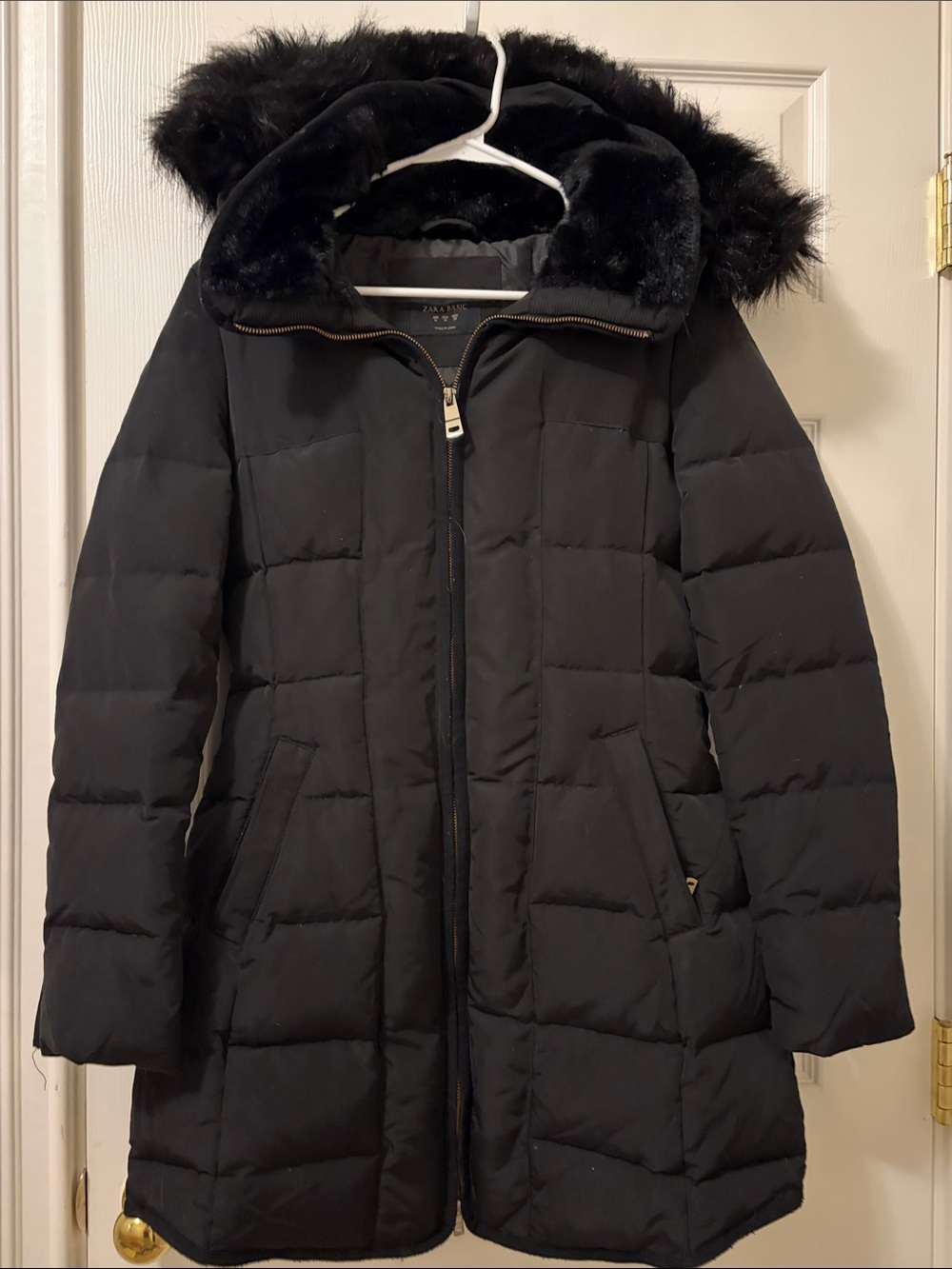 Zara Black Quilted Puffer Jacket with detachable Faux Fur Hood (Medium)